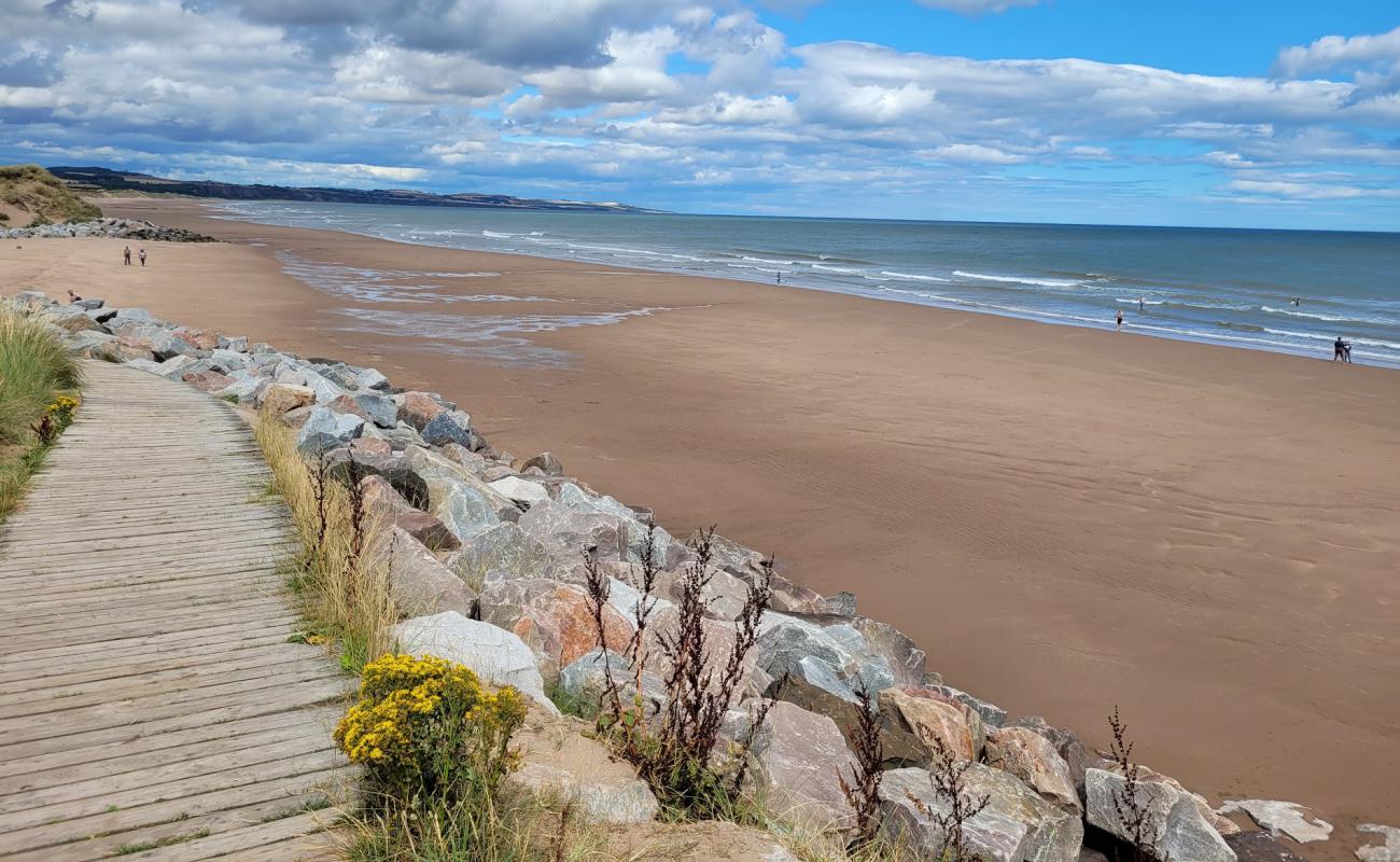 Foto de Montrose Beach con arena brillante superficie