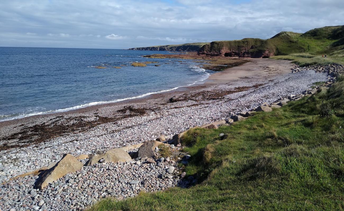 Foto de Aberdour Beach con guijarro gris superficie