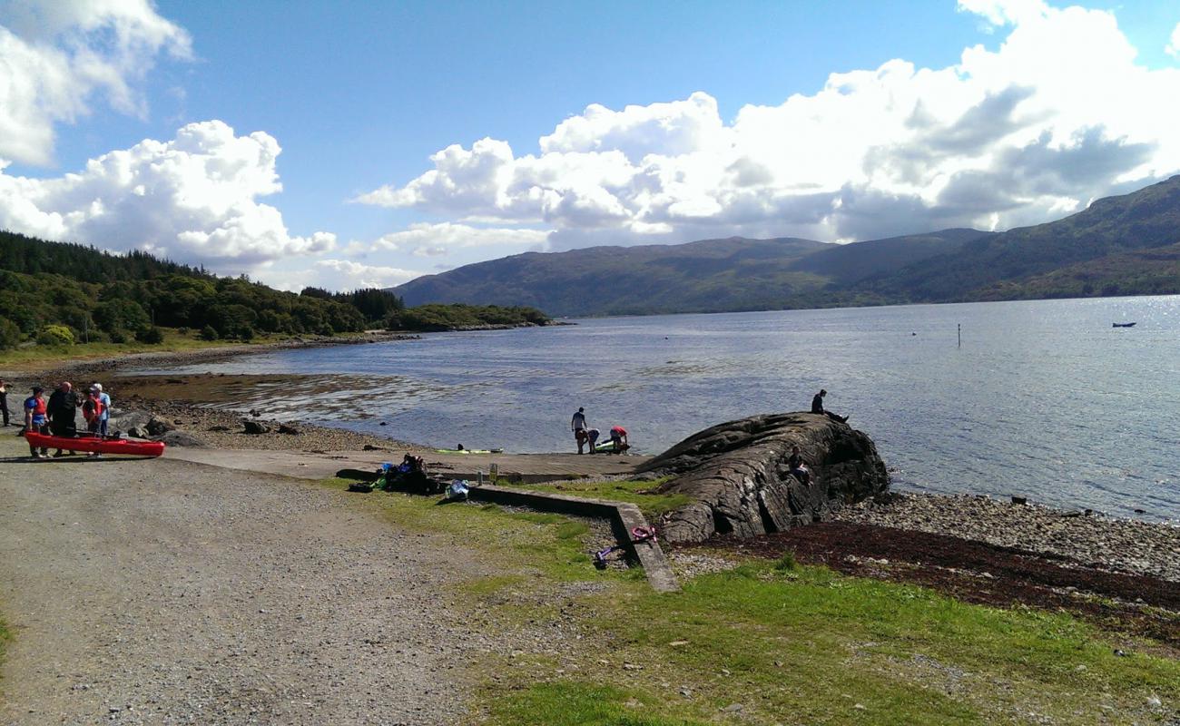 Foto de Loch Sunart Beach con guijarro gris superficie