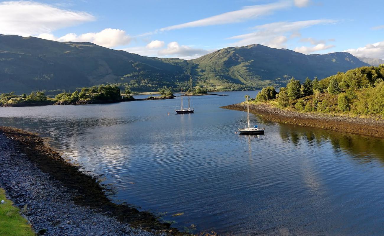 Foto de Ballachulish Beach con piedra superficie