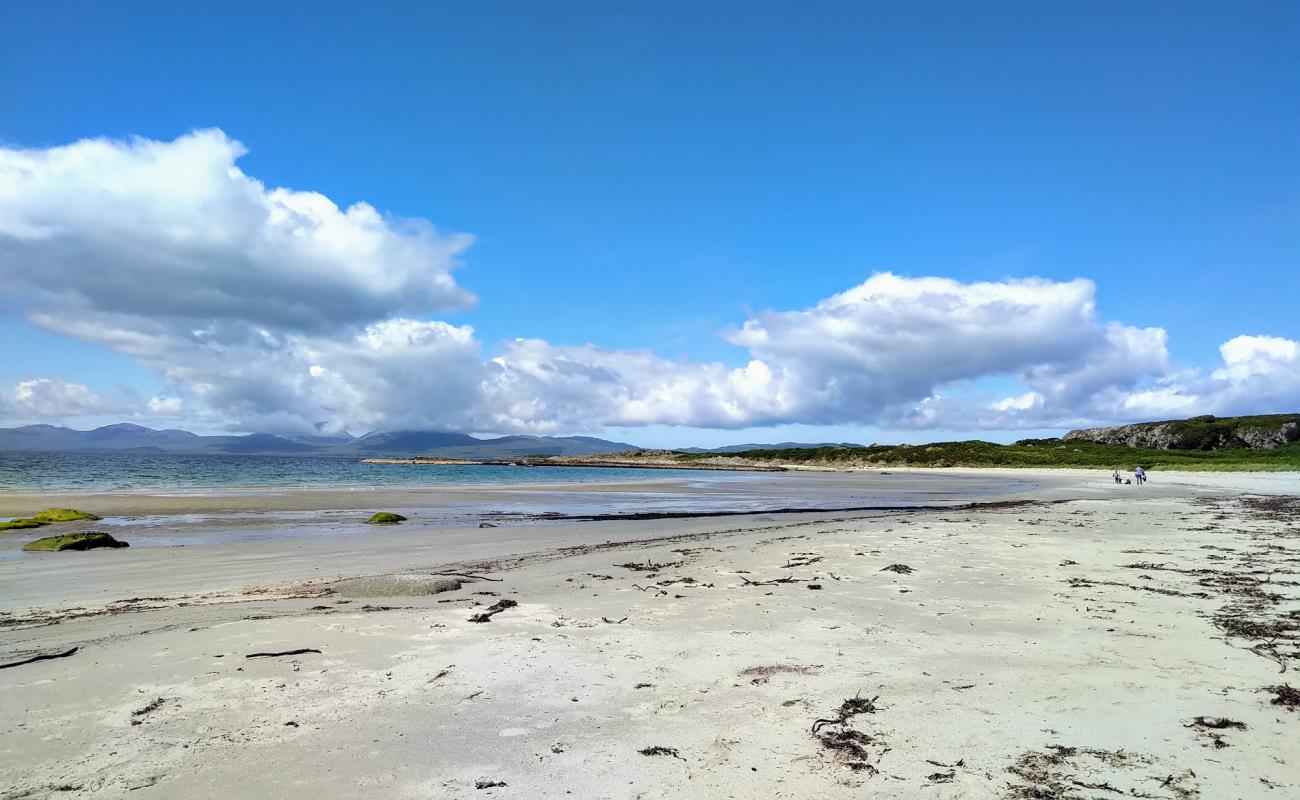 Foto de Kilmory Beach con arena brillante superficie