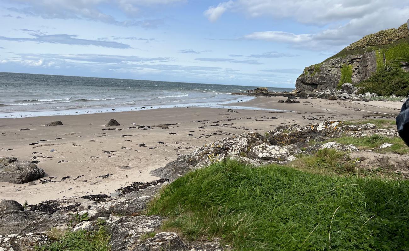 Foto de Culzean Beach con arena brillante superficie