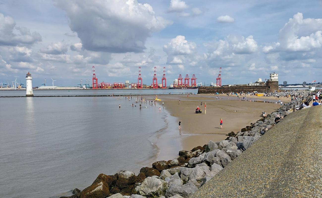 Foto de New Brighton Beach con arena brillante superficie