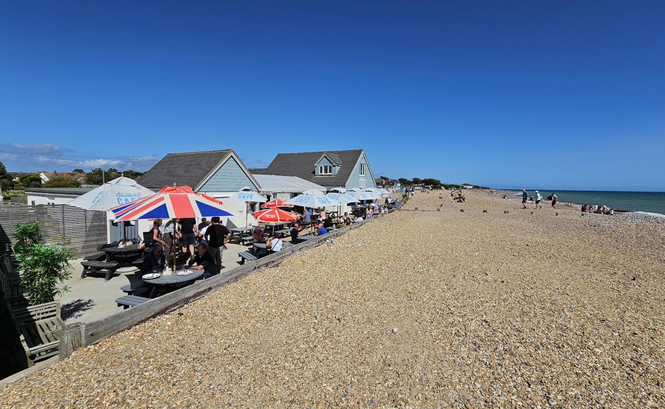 Foto de Playa de Ferring con guijarro ligero superficie