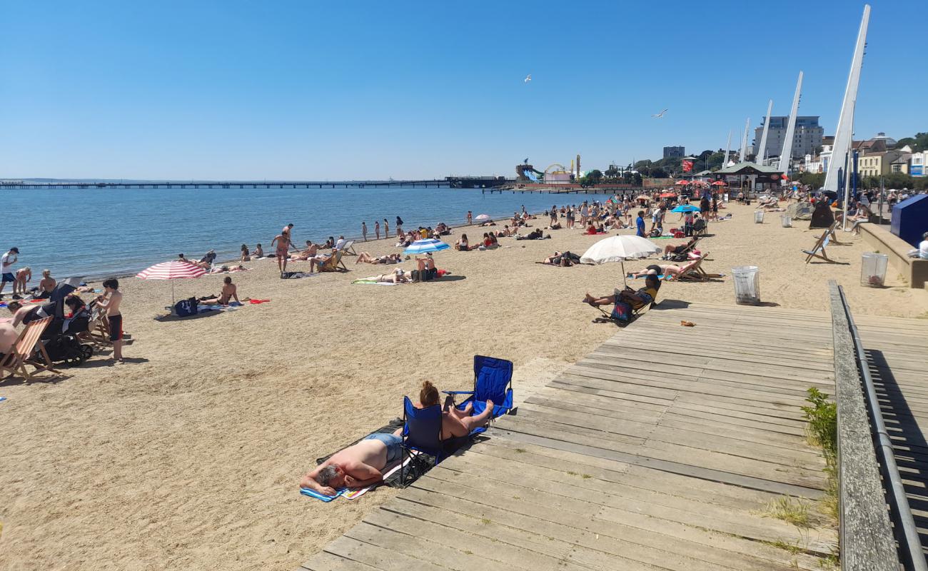 Foto de Playa Jubilee con guijarro fino claro superficie