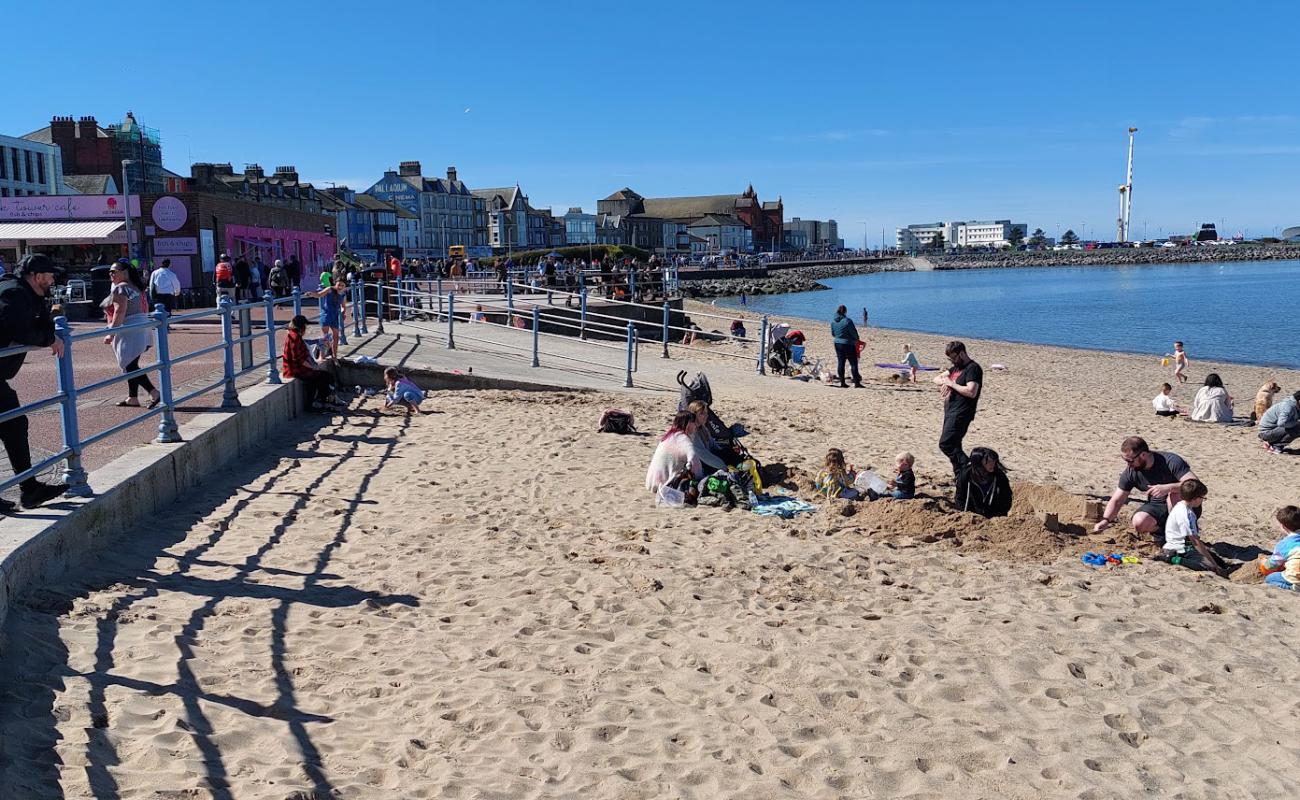 Foto de Playa de Morecambe con arena brillante superficie