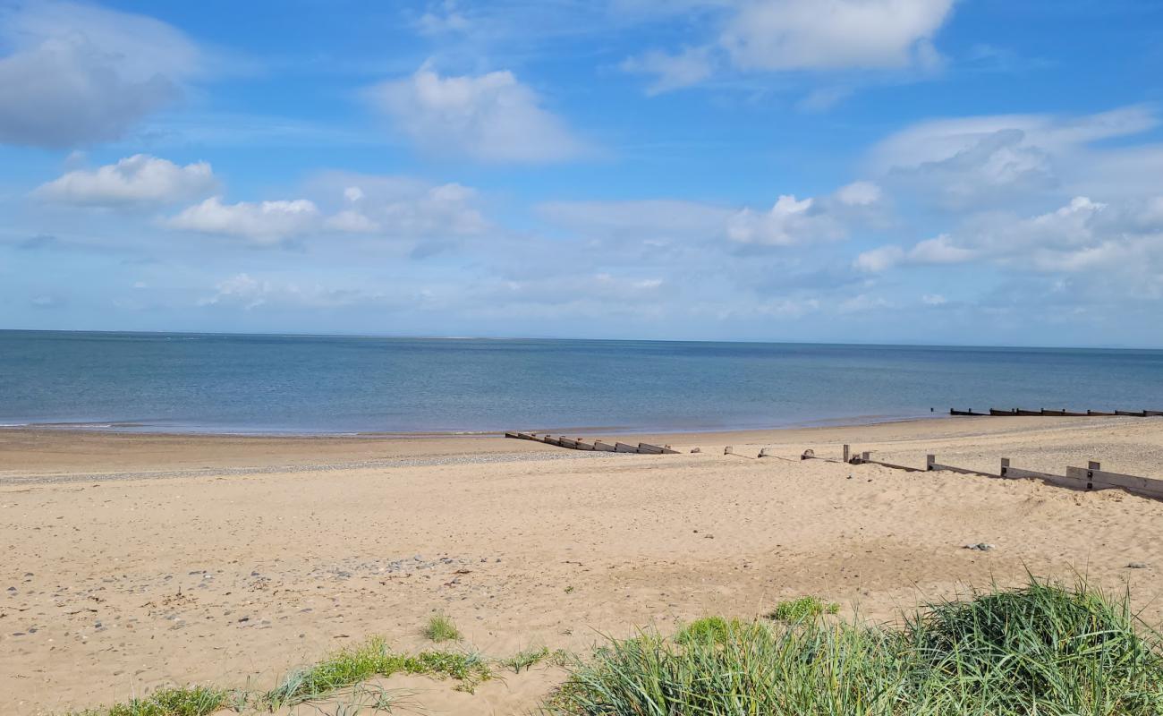 Foto de Playa de Fleetwood con arena gris y guijarros superficie