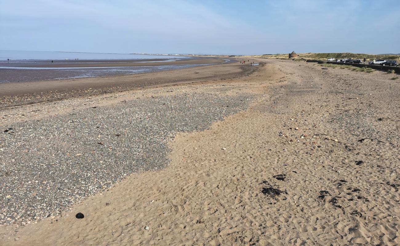 Foto de Playa de Prestwick con arena fina y guijarros superficie