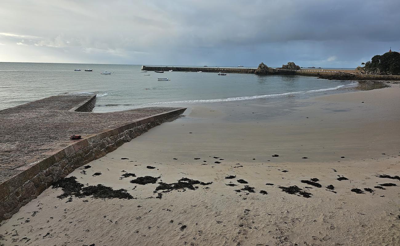 Foto de La Rocque Harbour Beach con arena brillante superficie