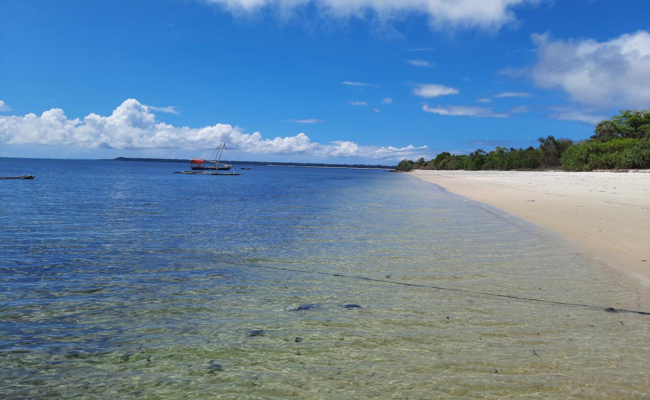 Foto de Vumawimbi Beach con arena brillante superficie