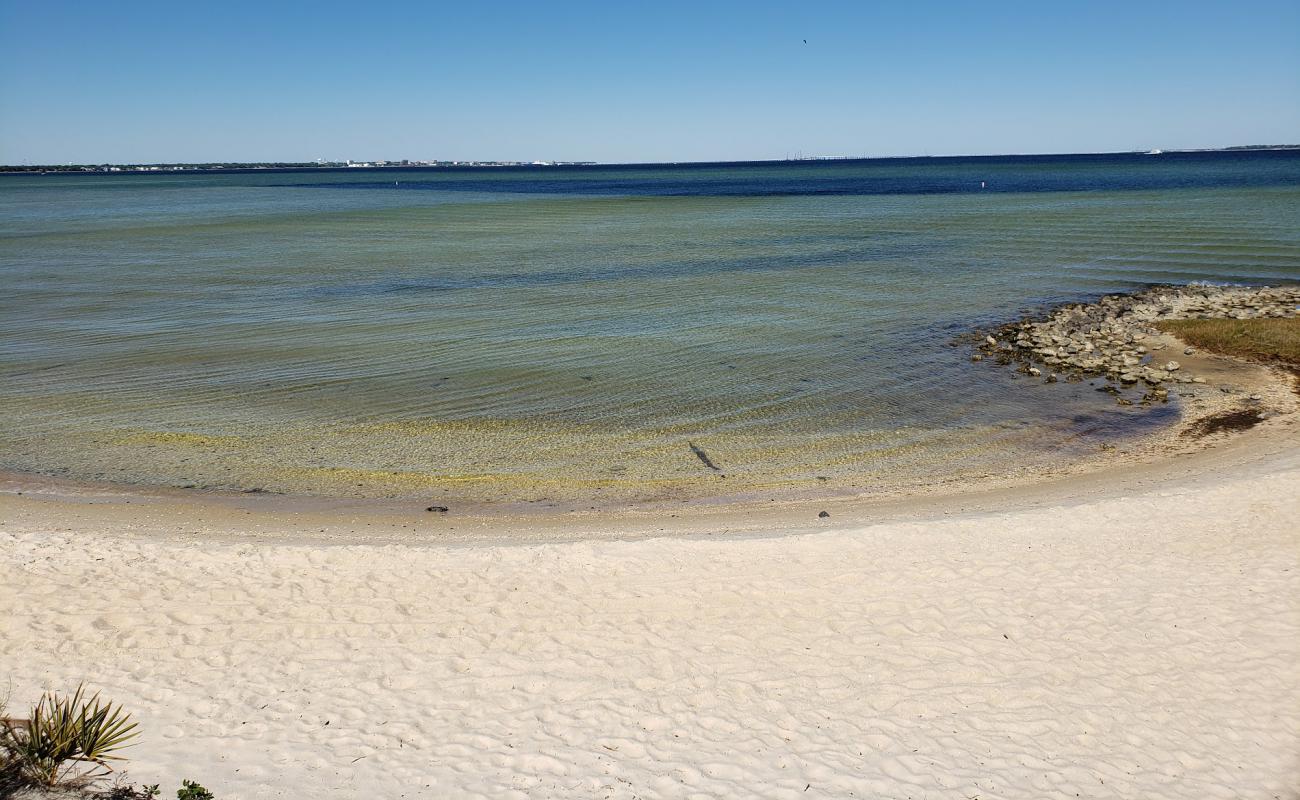 Foto de Pensacola Naval Complex Beach con arena brillante superficie