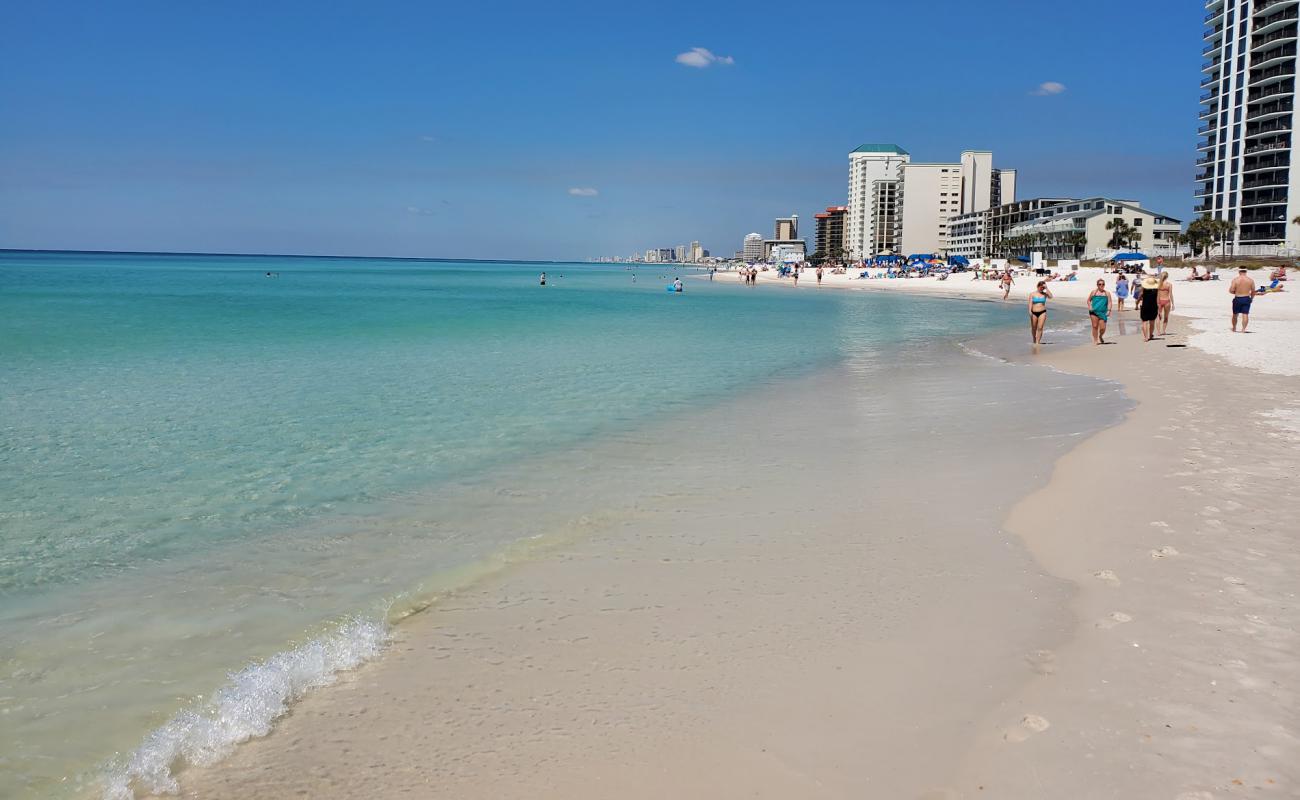 Foto de Playa de Lower Grand Lagoon con arena fina blanca superficie