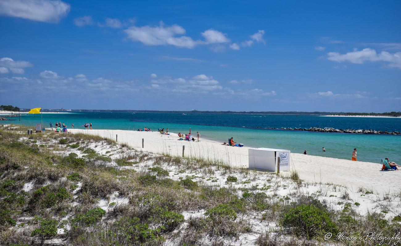 Foto de St. Andrew State Park Pier Beach con arena fina blanca superficie