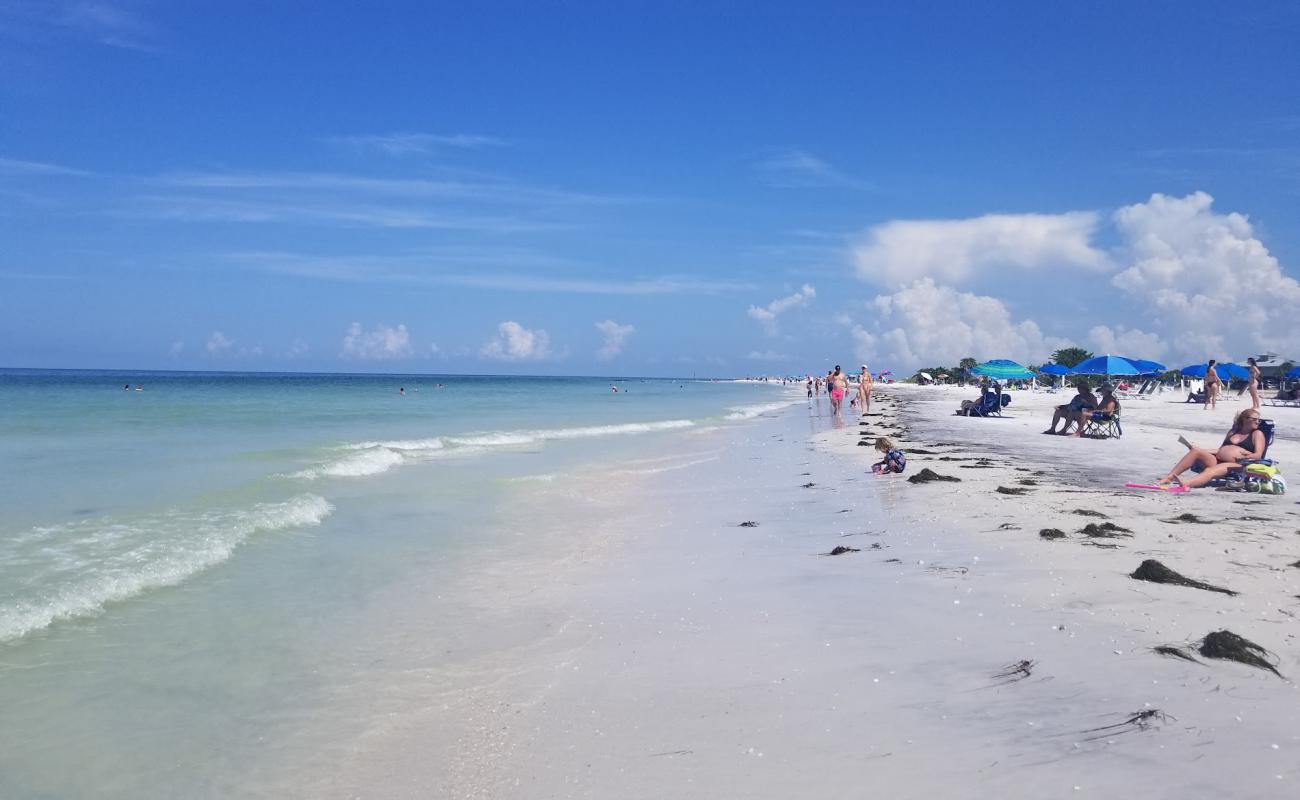 Foto de Honeymoon Island Beach con arena blanca superficie