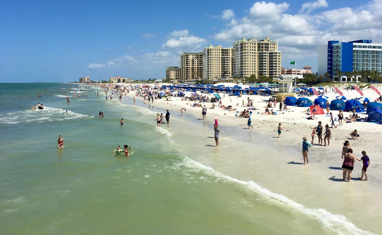 Foto de Playa de Clearwater con arena fina blanca superficie