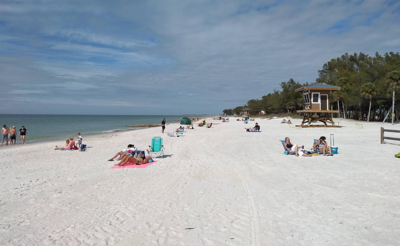 Foto de Coquina beach con arena blanca superficie