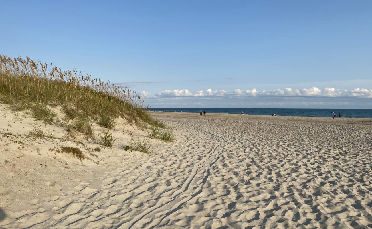 Foto de Atlantic beach con arena brillante superficie