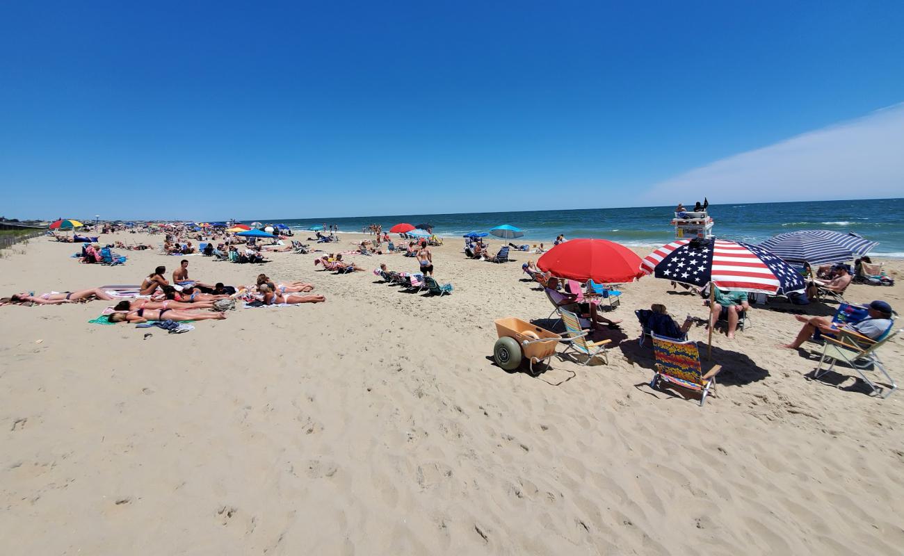 Foto de Bethany Beach con arena brillante superficie