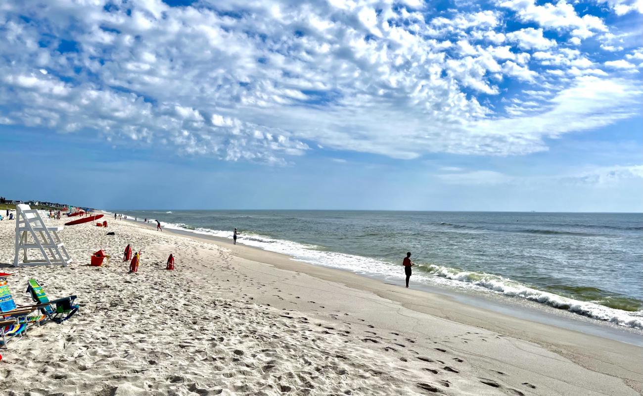 Foto de Chadwick Beach con arena brillante superficie