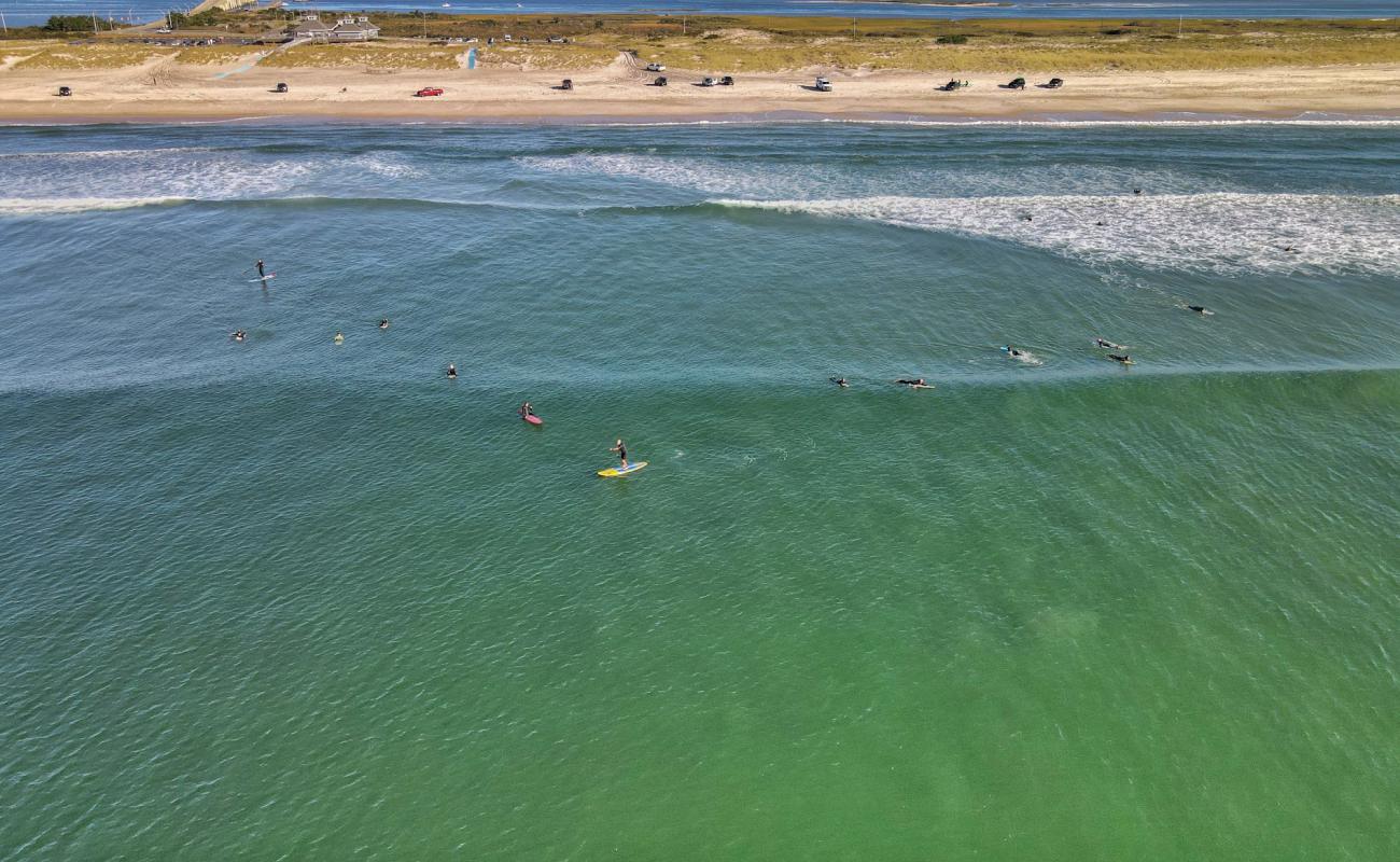 Foto de Ponquogue Beach con arena brillante superficie