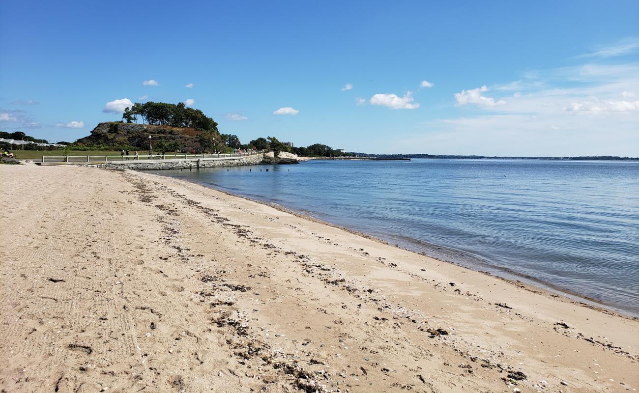 Foto de West Haven beach con arena brillante superficie