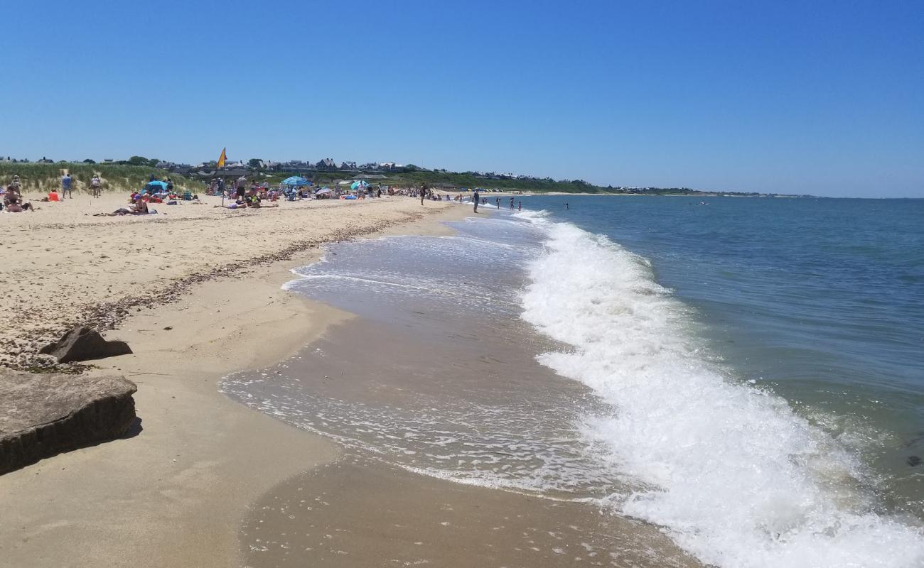 Foto de Jetties Beach con arena brillante superficie