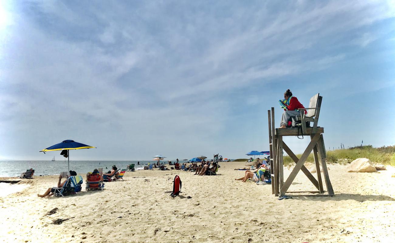 Foto de Menauhant Beach con arena fina y guijarros superficie