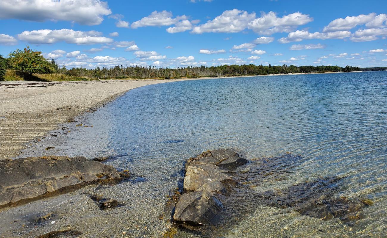 Foto de Lamoine beach con arena gris y guijarros superficie