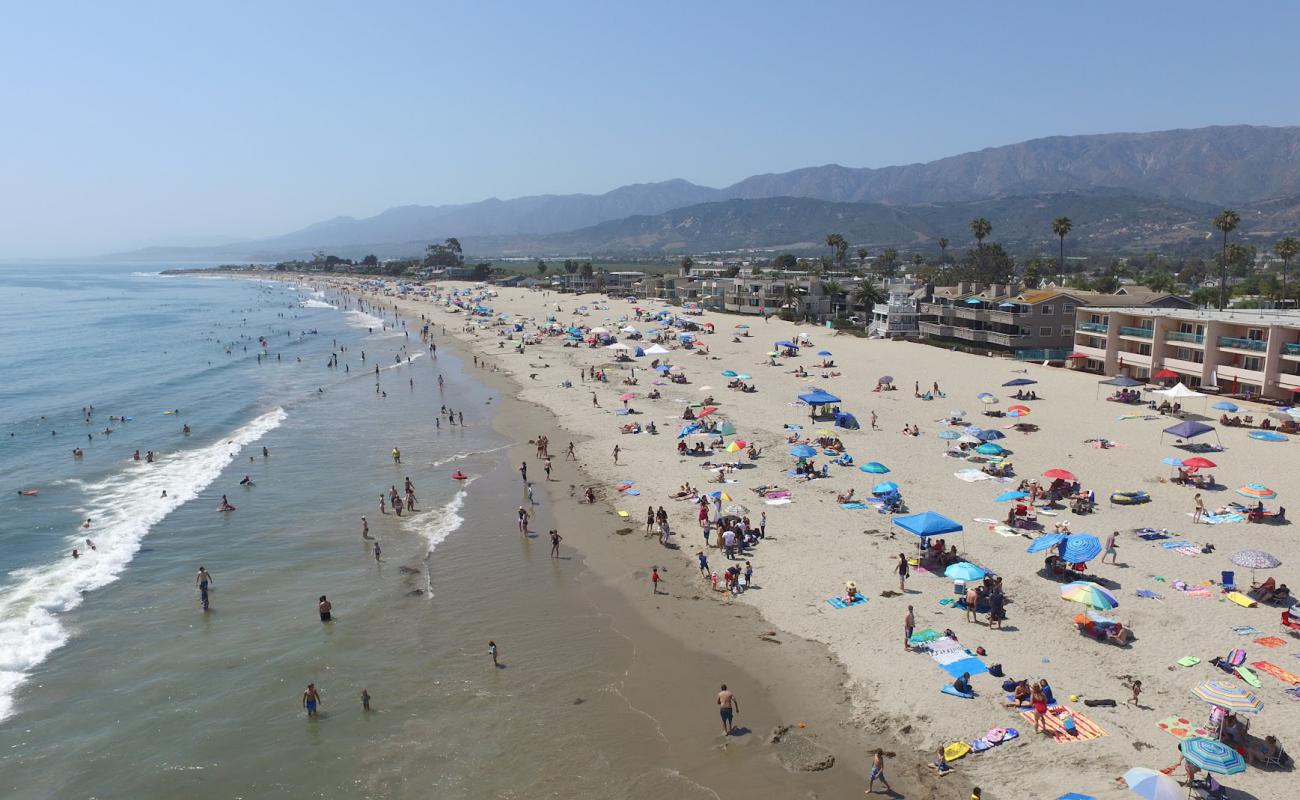 Foto de Carpinteria Beach con arena brillante superficie