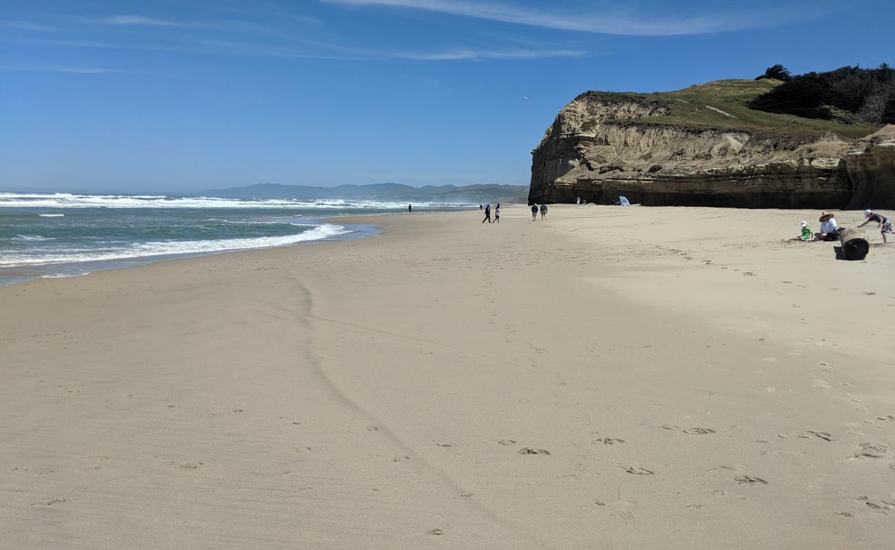 Foto de San Gregorio Beach con arena brillante superficie