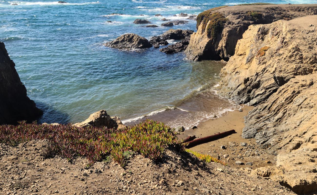 Foto de Glass Beach con arena fina y guijarros superficie