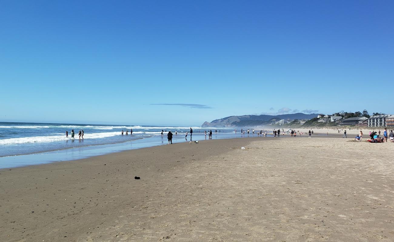 Foto de D River Beach con brillante arena fina superficie