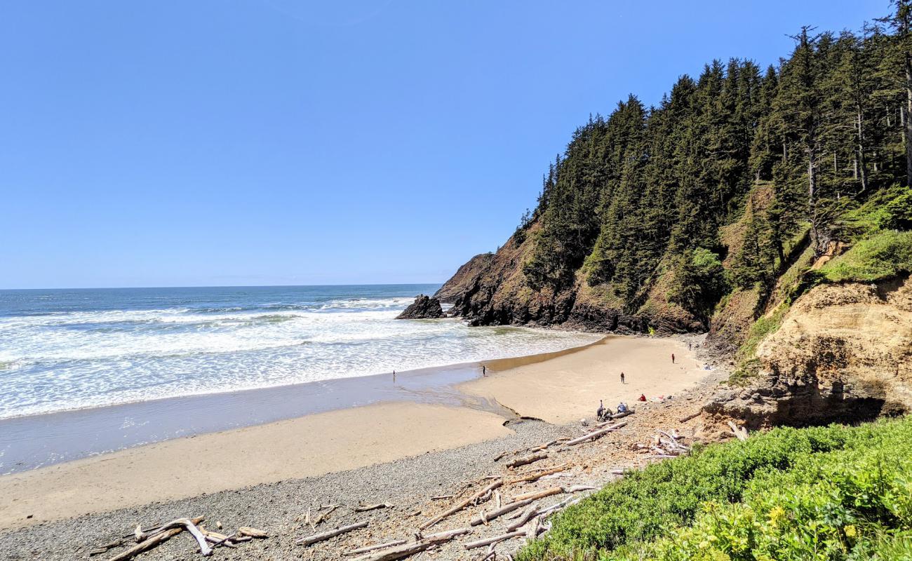 Foto de Indian Beach Oregon con arena brillante superficie