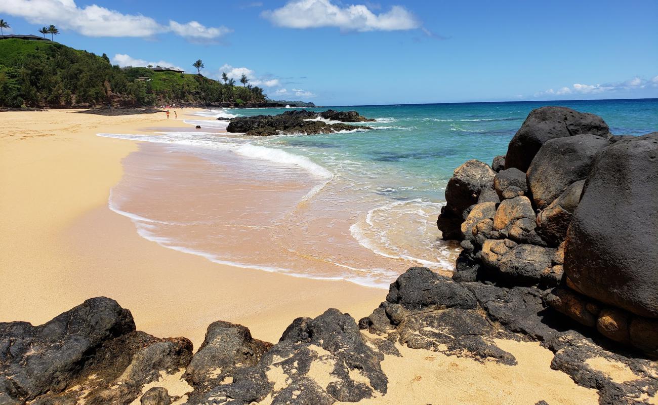 Foto de Kauapea Beach con arena brillante superficie