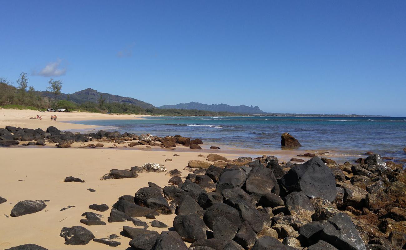 Foto de Kauai Beach con arena brillante superficie