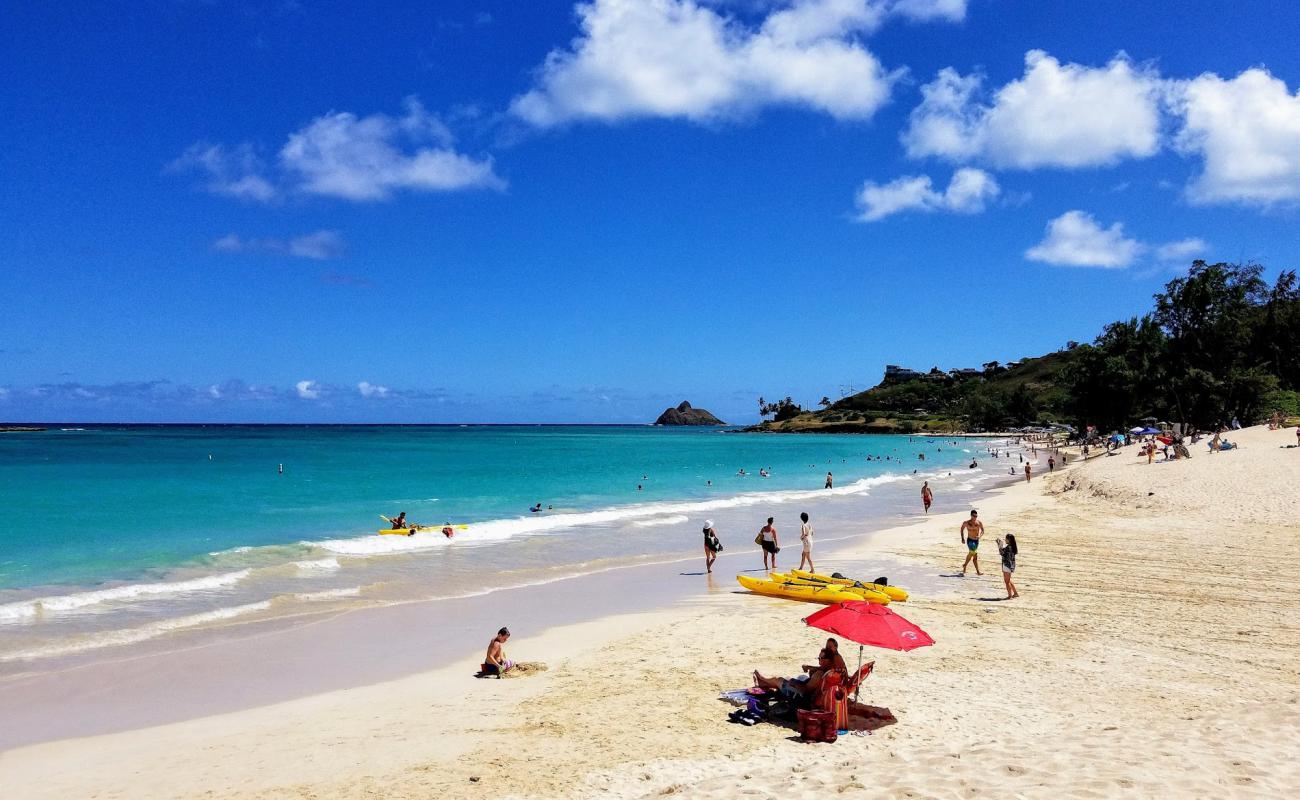 Foto de Kailua Beach Park con brillante arena fina superficie