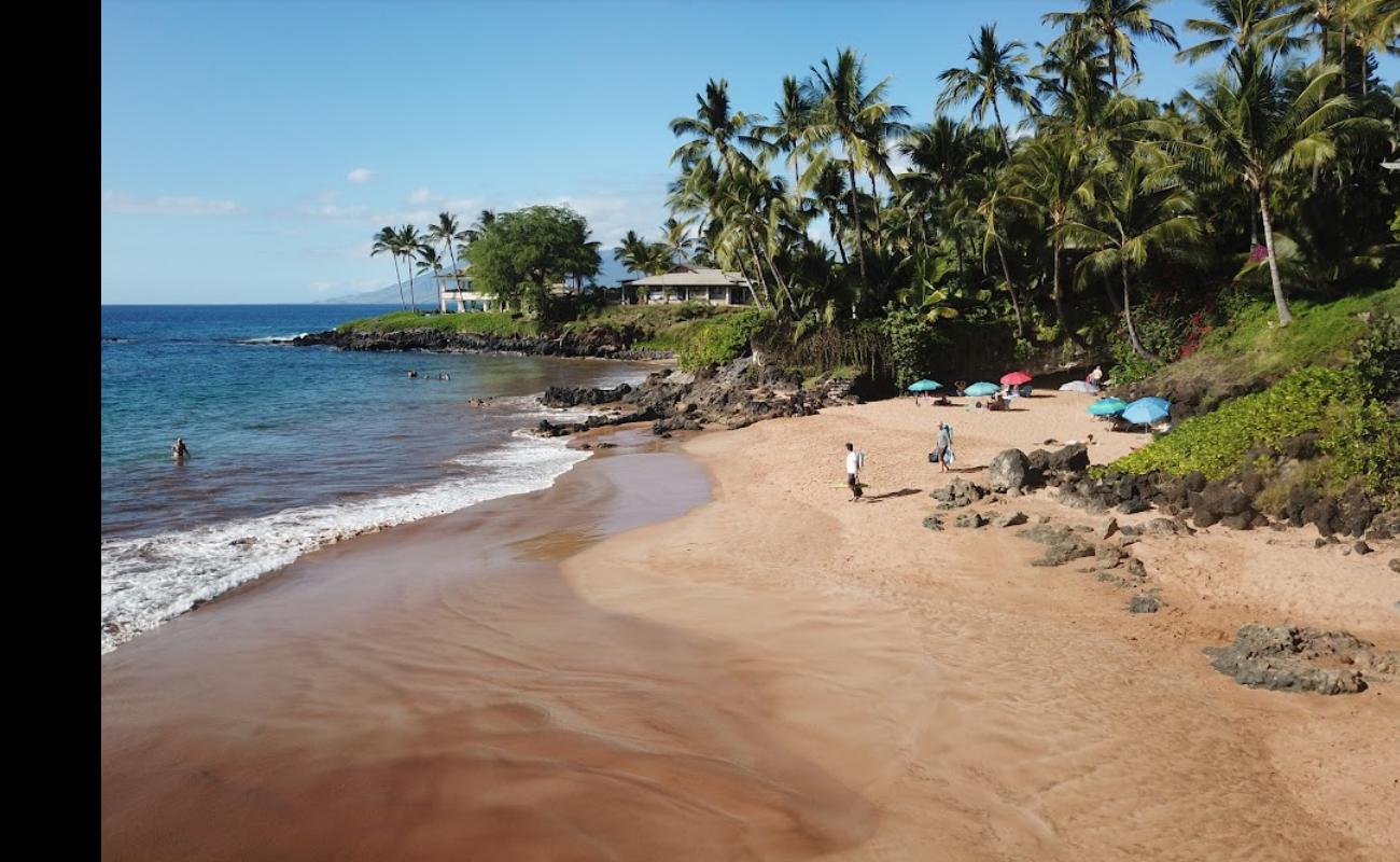 Foto de Po'olenalena Beach con arena brillante superficie