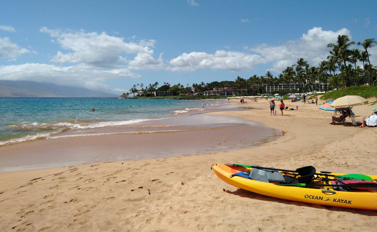 Foto de Playa de Wailea con brillante arena fina superficie