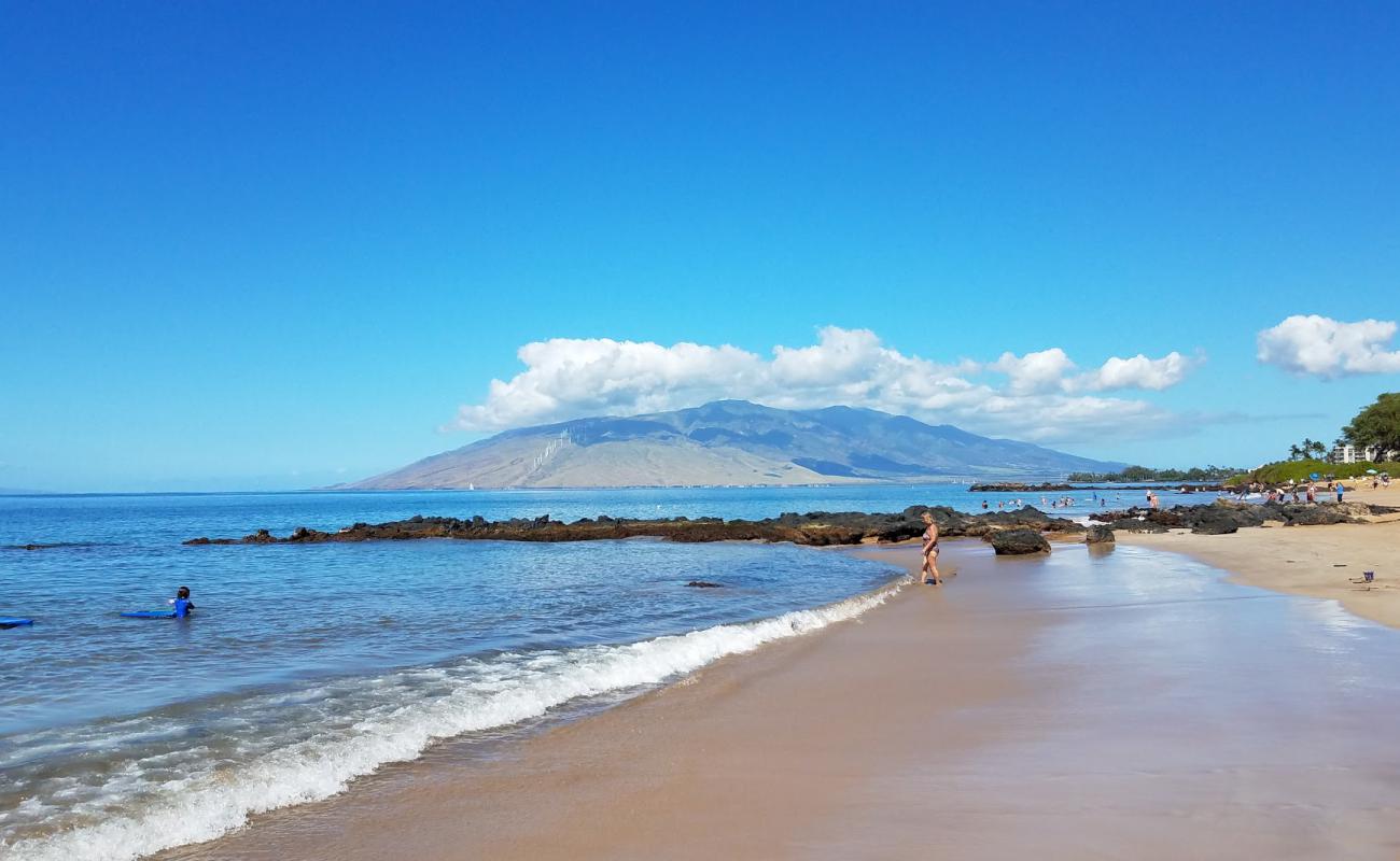 Foto de Kamaole Beach Park III con arena brillante superficie