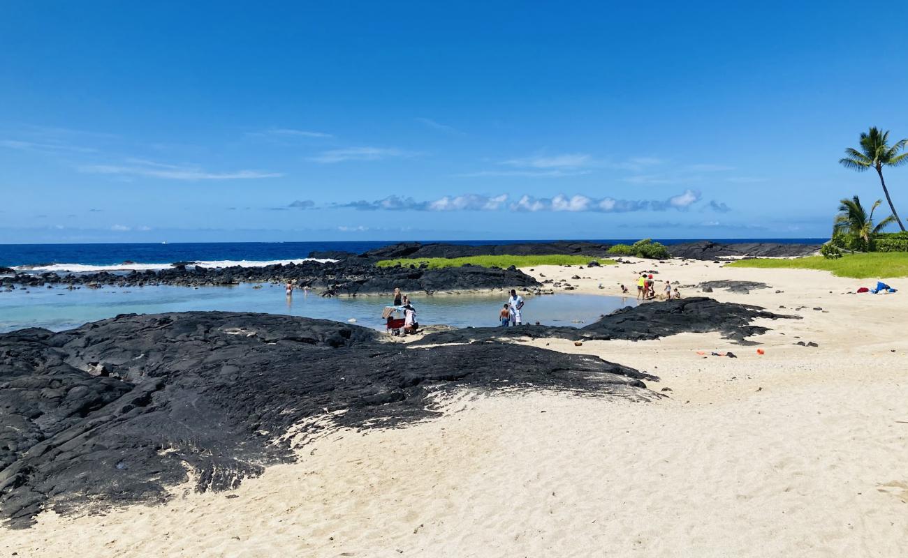 Foto de Keiki Beach con arena brillante superficie