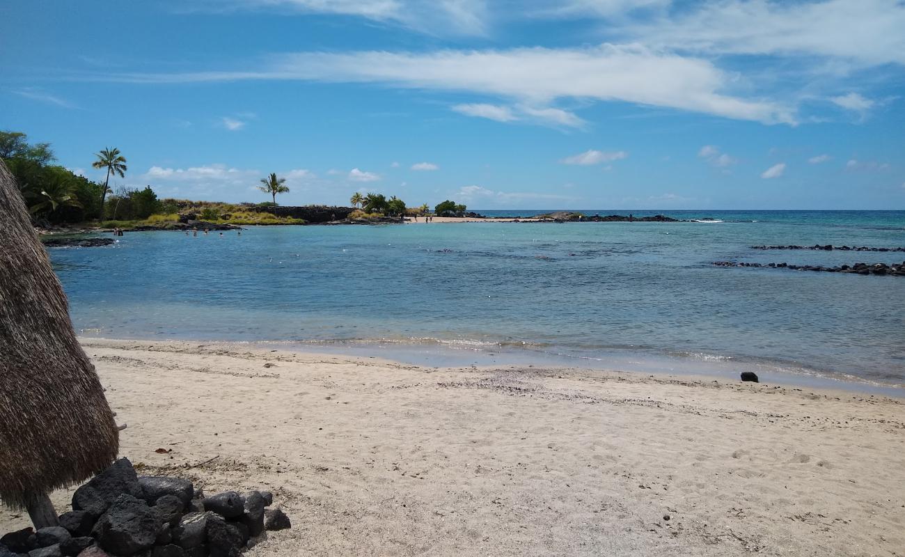 Foto de Alula beach con arena gris superficie