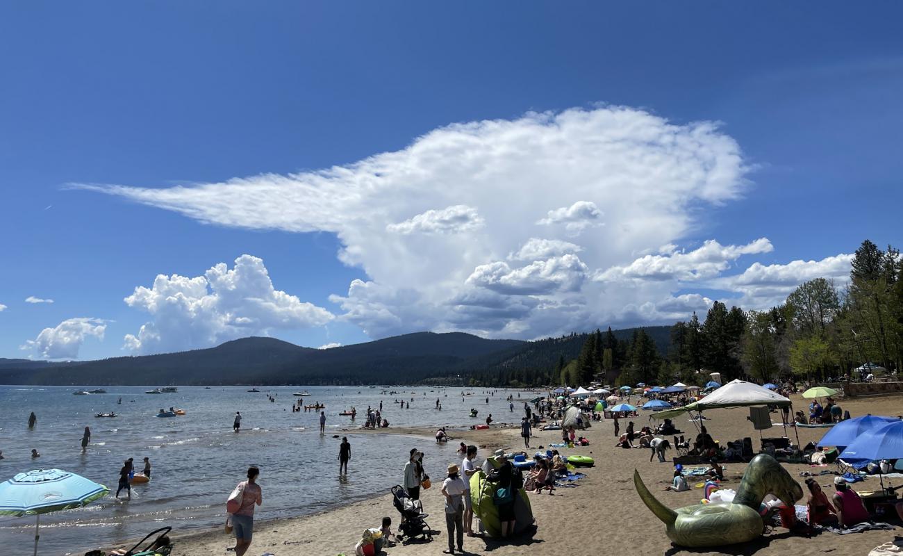 Foto de North Tahoe Beach con arena brillante superficie