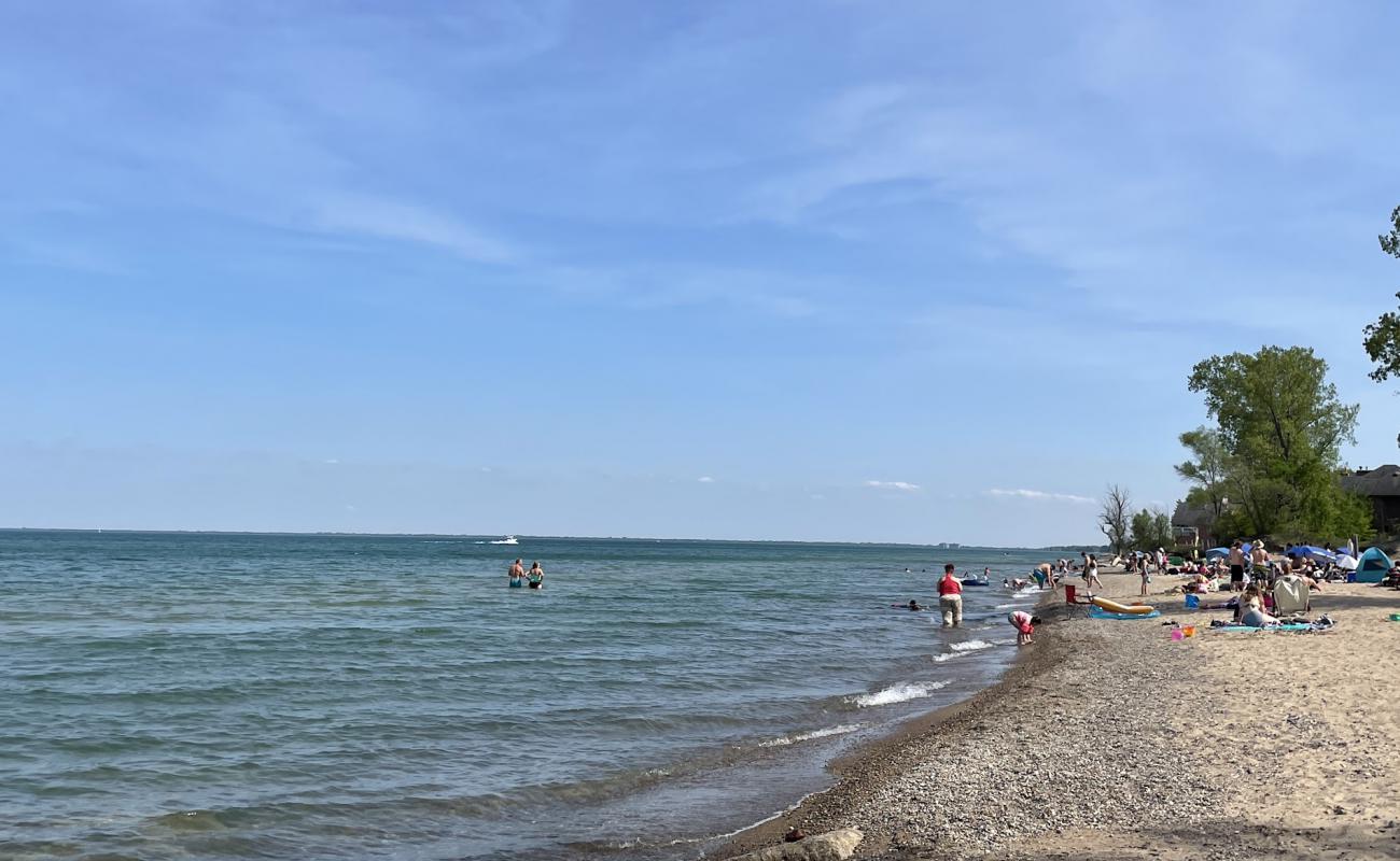 Foto de Fort Gratiot Beach con arena brillante superficie