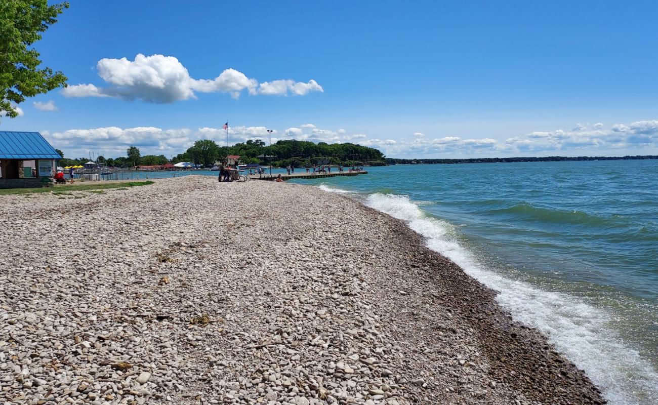 Foto de Catawba Island State Park Beach con guijarro gris superficie