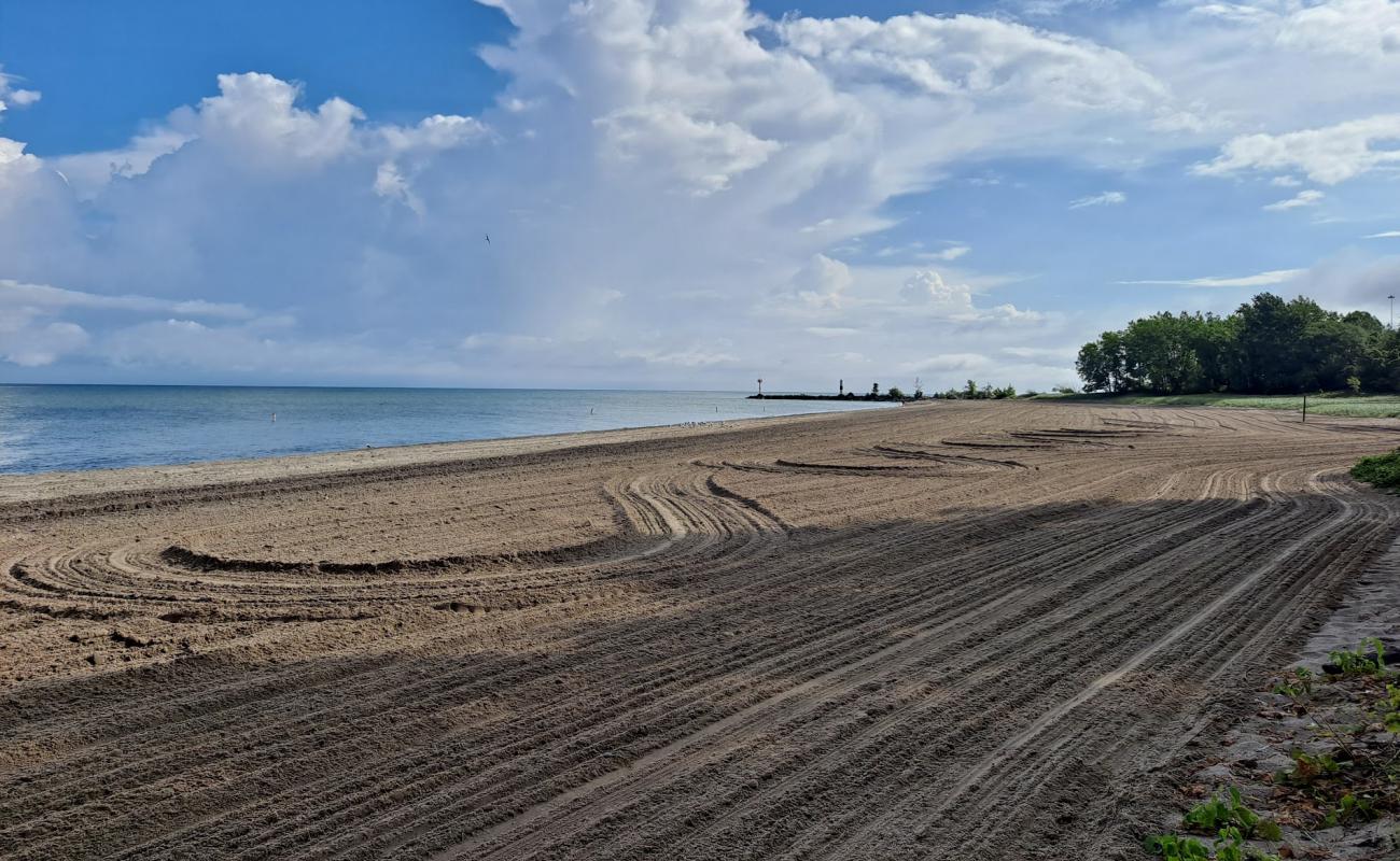 Foto de Breakwater Beach con arena gris superficie