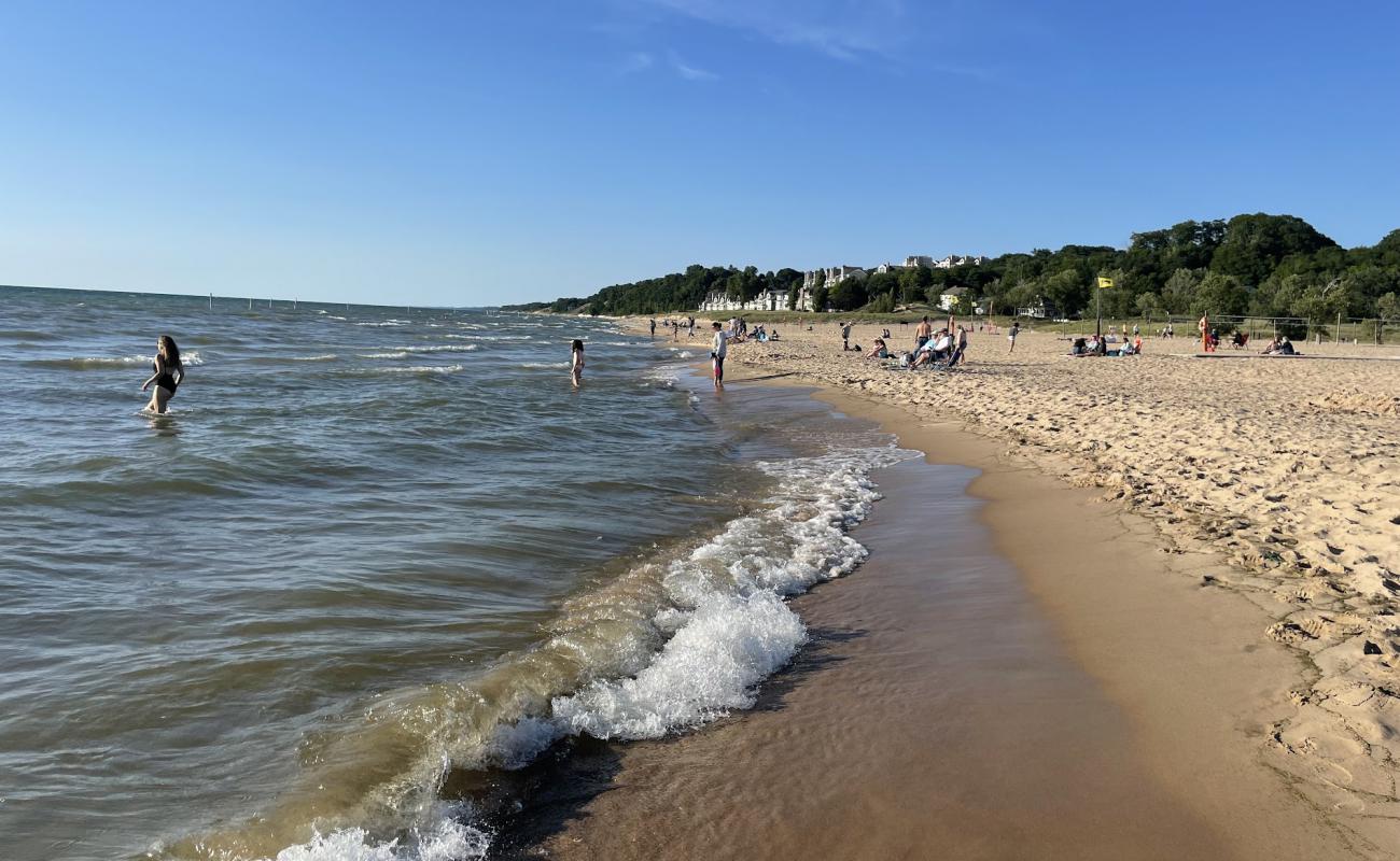 Foto de Ottawa Beach con arena brillante superficie