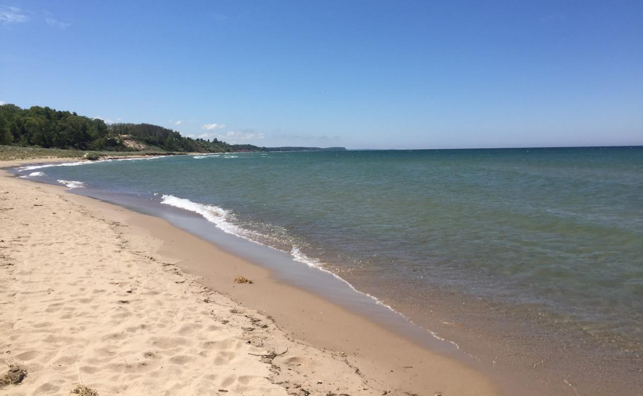 Foto de 1st Street Beach Manistee con brillante arena fina superficie