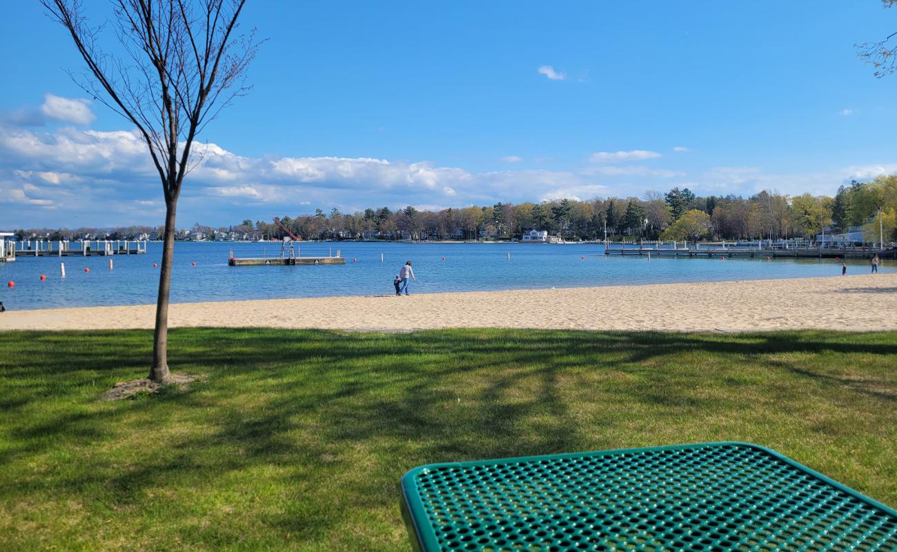 Foto de Zorn Park Beach con arena brillante superficie