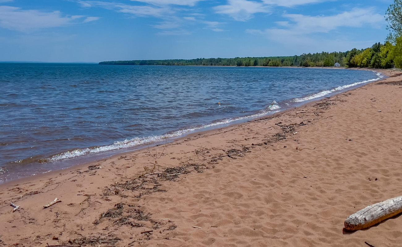 Foto de Friendly Valley Beach con arena brillante superficie