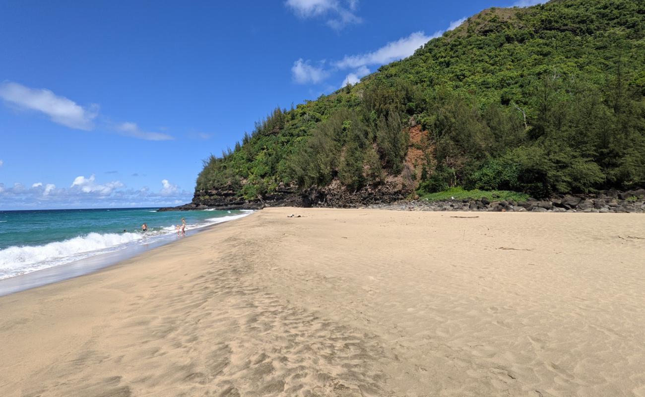 Foto de Hanakapiai Beach con arena brillante superficie